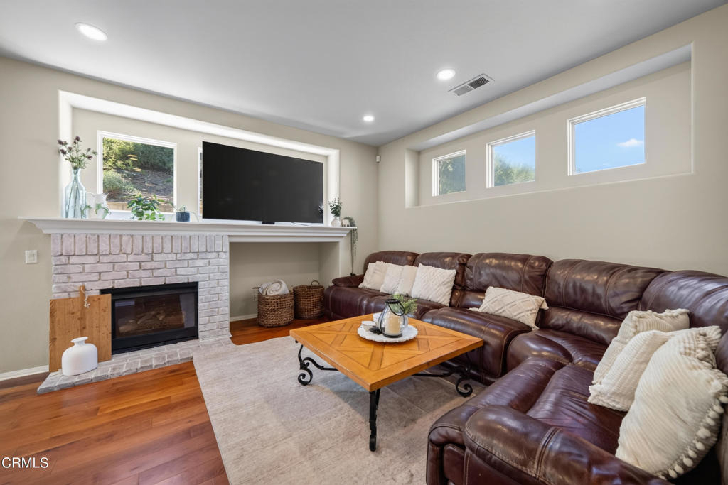3889 Angeline Street - Photo 6