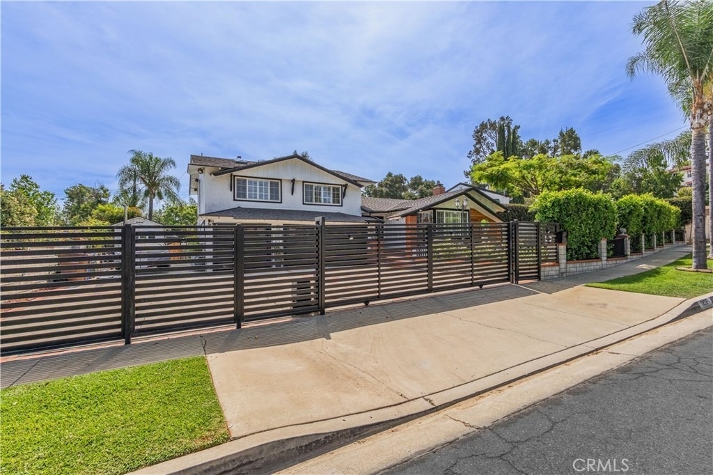 1836 Blazing Star Drive - Photo 51