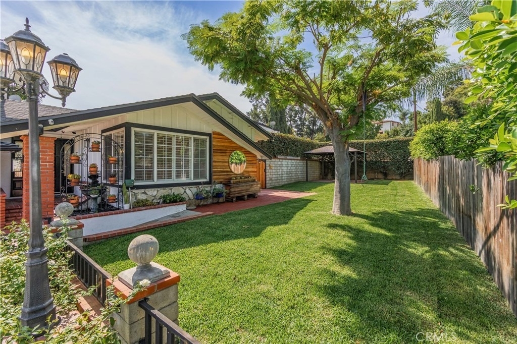 1836 Blazing Star Drive - Photo 2