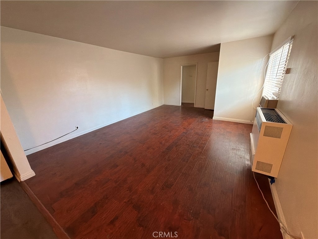114 N Lewis - Photo 4