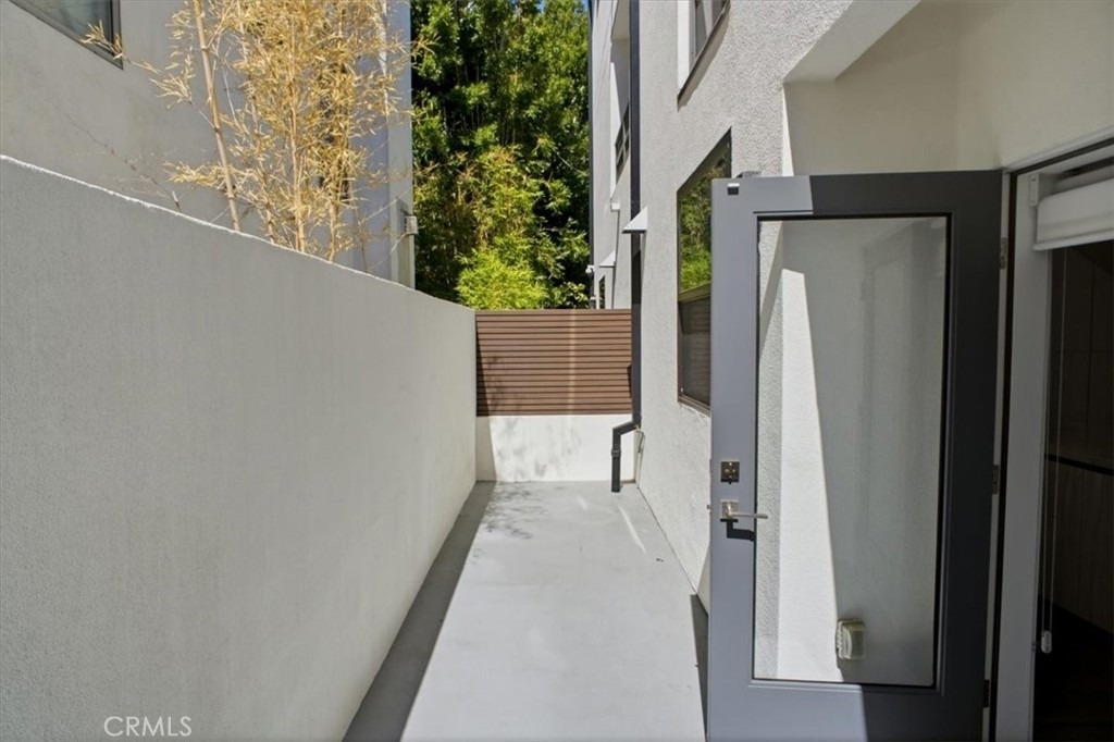 829 N Martel - Photo 15
