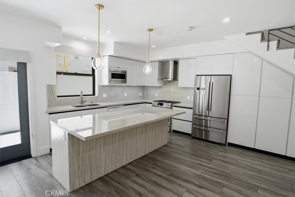 829 N Martel - Photo 3