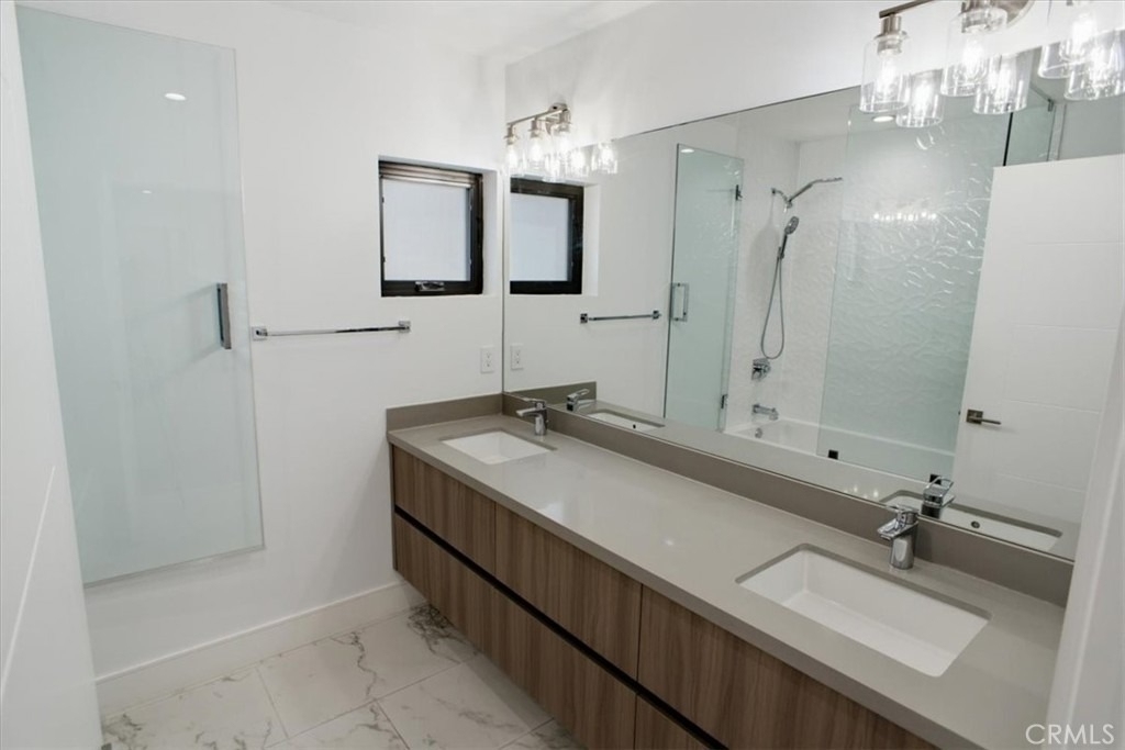 829 N Martel - Photo 10