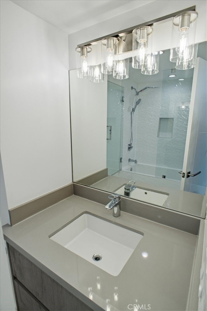 829 N Martel - Photo 11