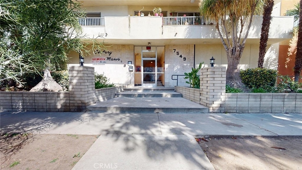 7549 Lexington Avenue - Photo 0