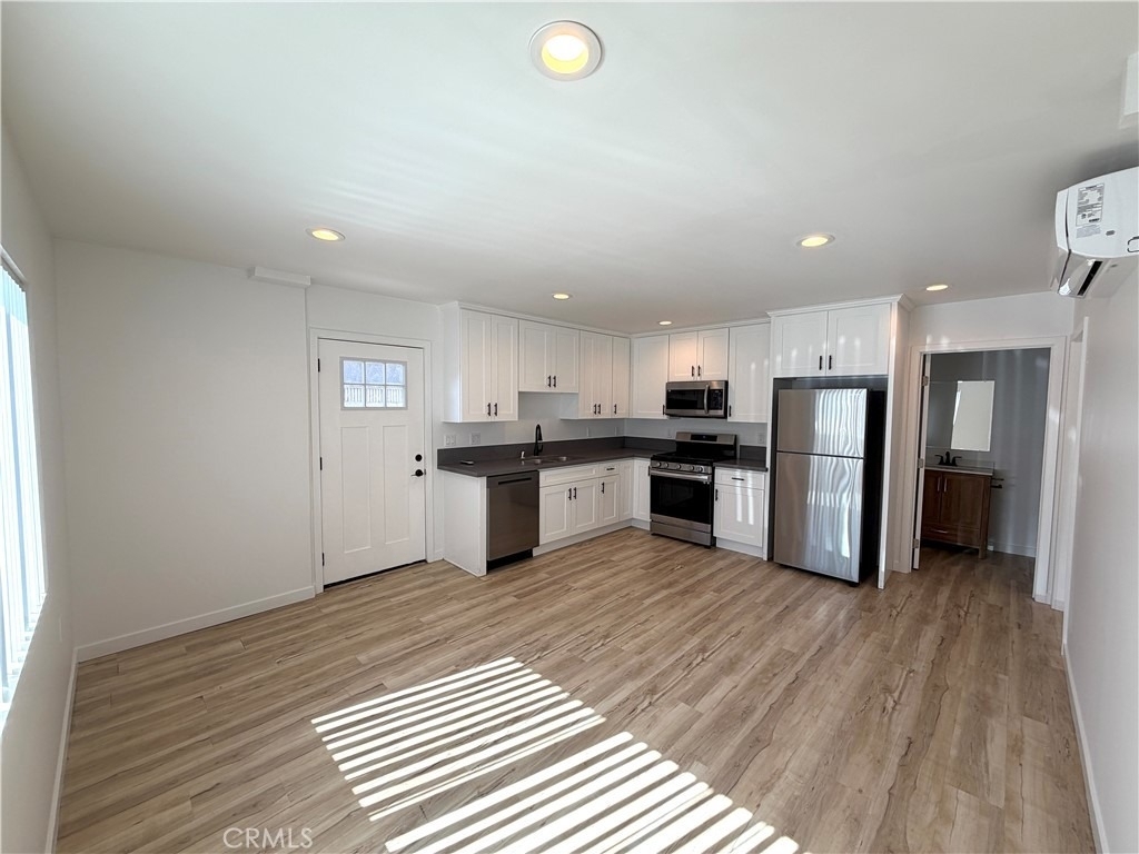 12821 Doty Avenue - Photo 2