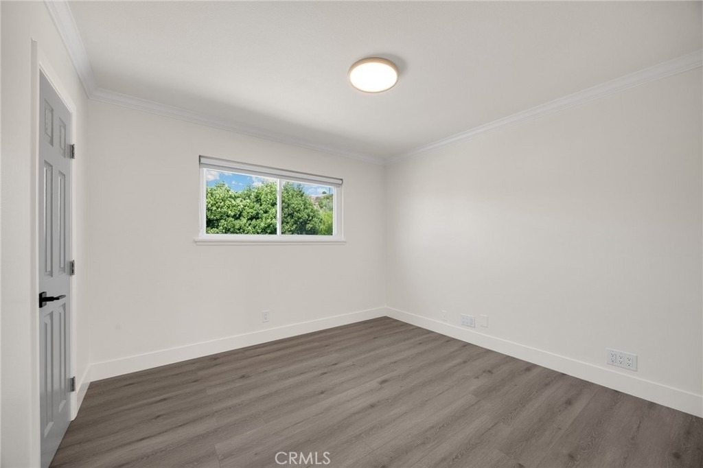 1025 Woodcrest - Photo 16