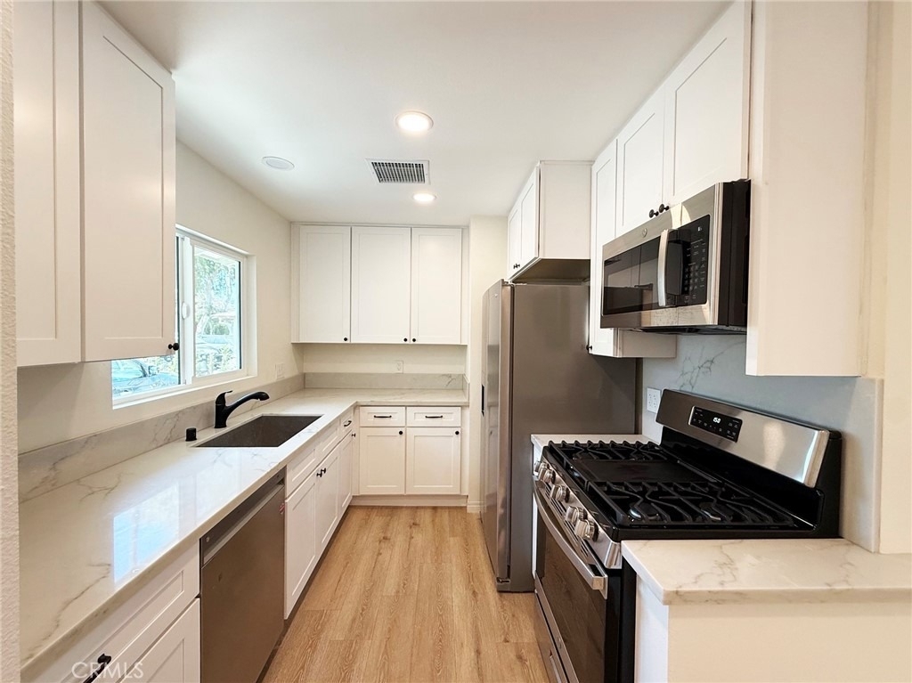 10170 Fern Avenue - Photo 6