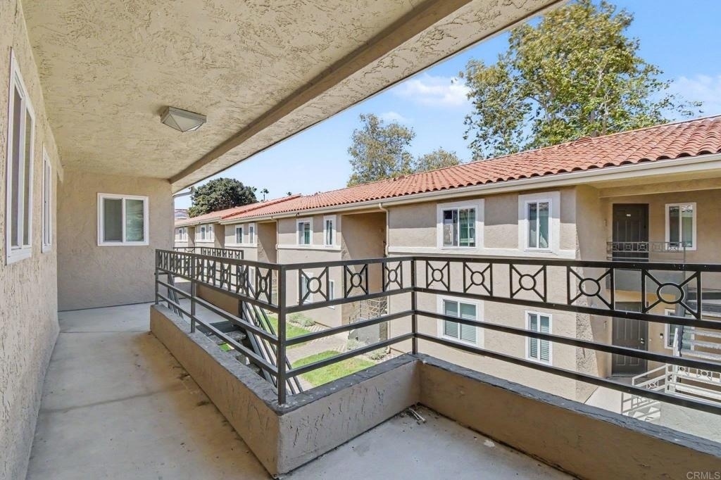7405 Charmant Dr - Photo 22