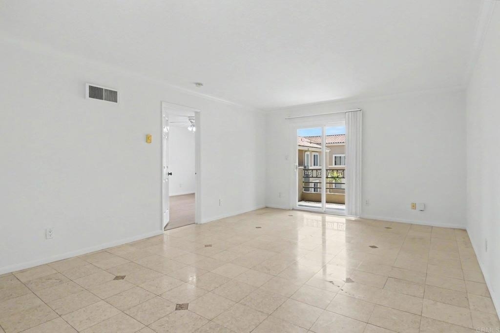 7405 Charmant Dr - Photo 9