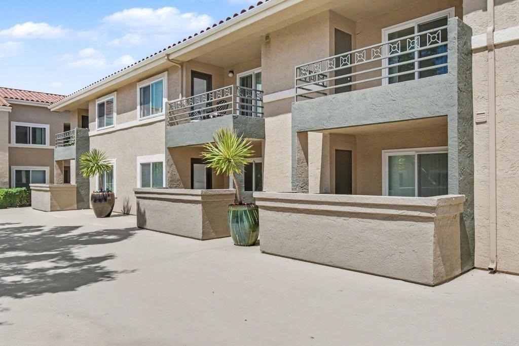 7405 Charmant Dr - Photo 23