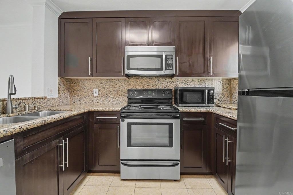 7405 Charmant Dr - Photo 4