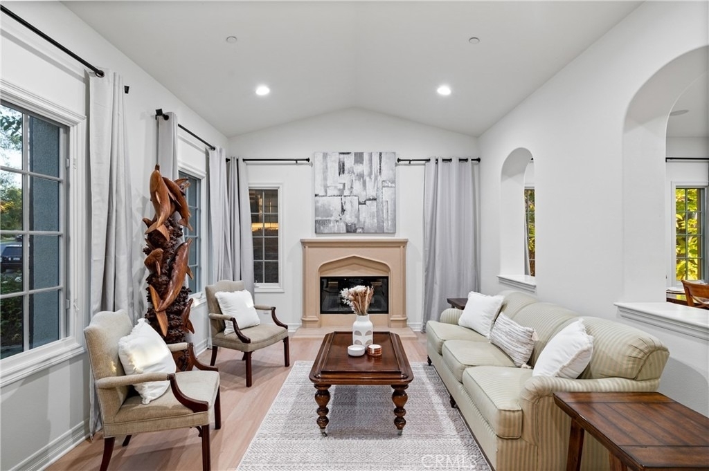 23 Castlerock - Photo 2