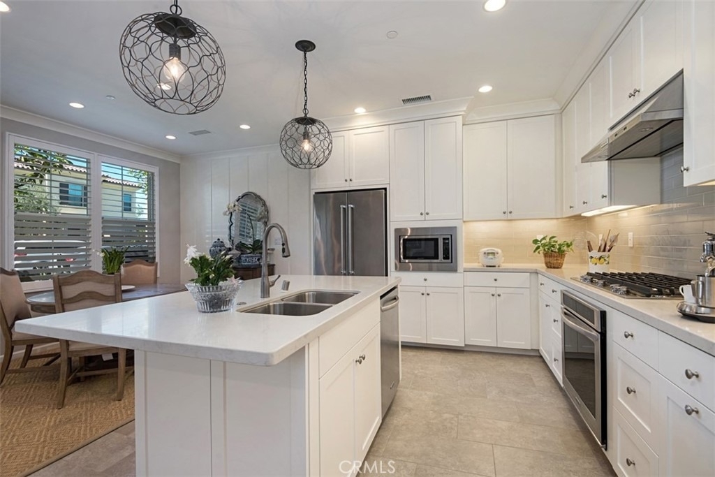 274 Rodeo - Photo 2
