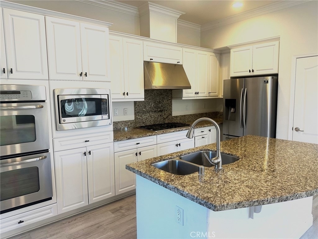 80 Mapleton - Photo 1