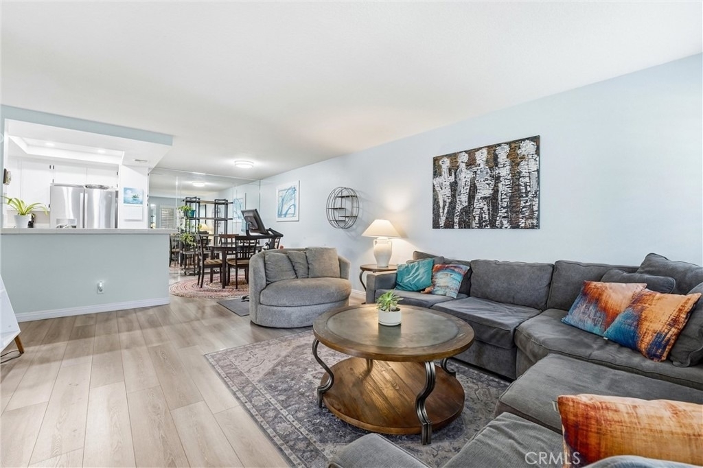 24486 Howes - Photo 3