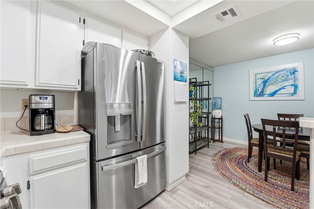24486 Howes - Photo 8