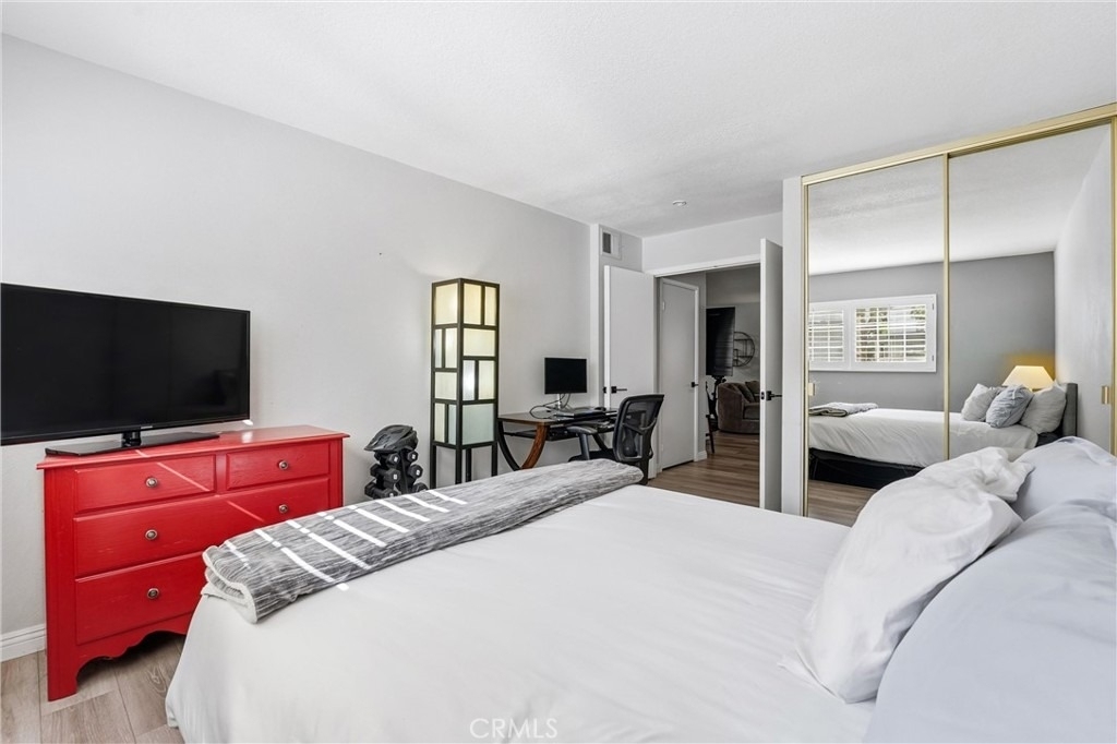 24486 Howes - Photo 11