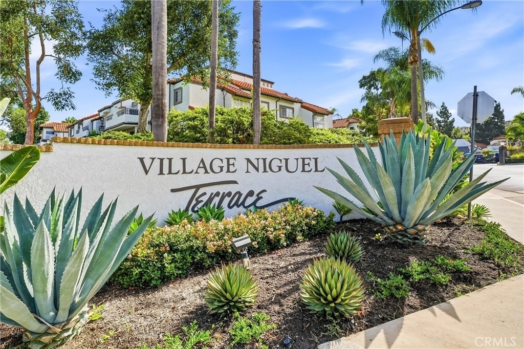 24486 Howes - Photo 18