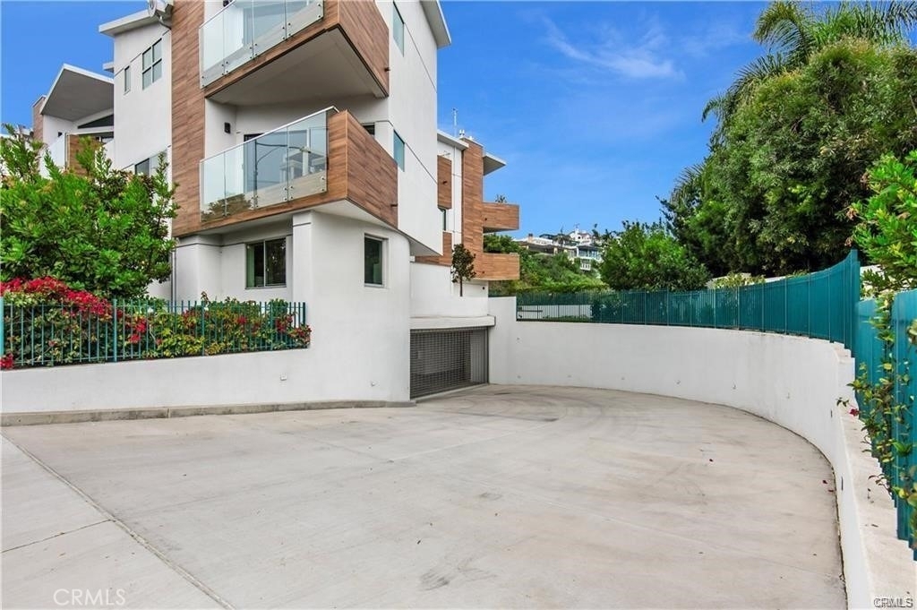 3920 E Coast Highway - Photo 33