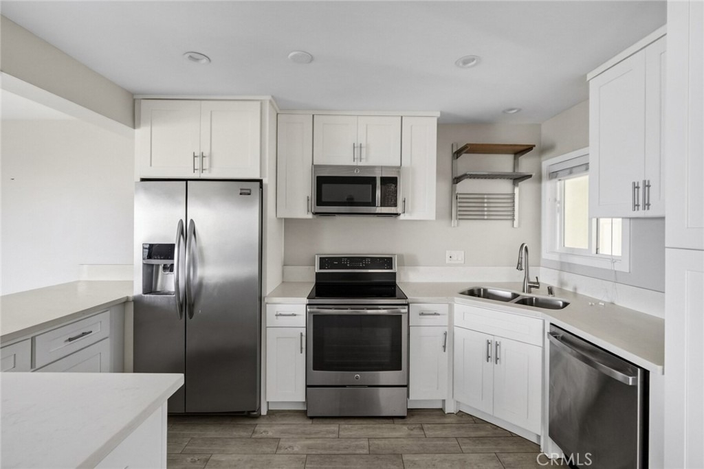 222 Arch - Photo 11