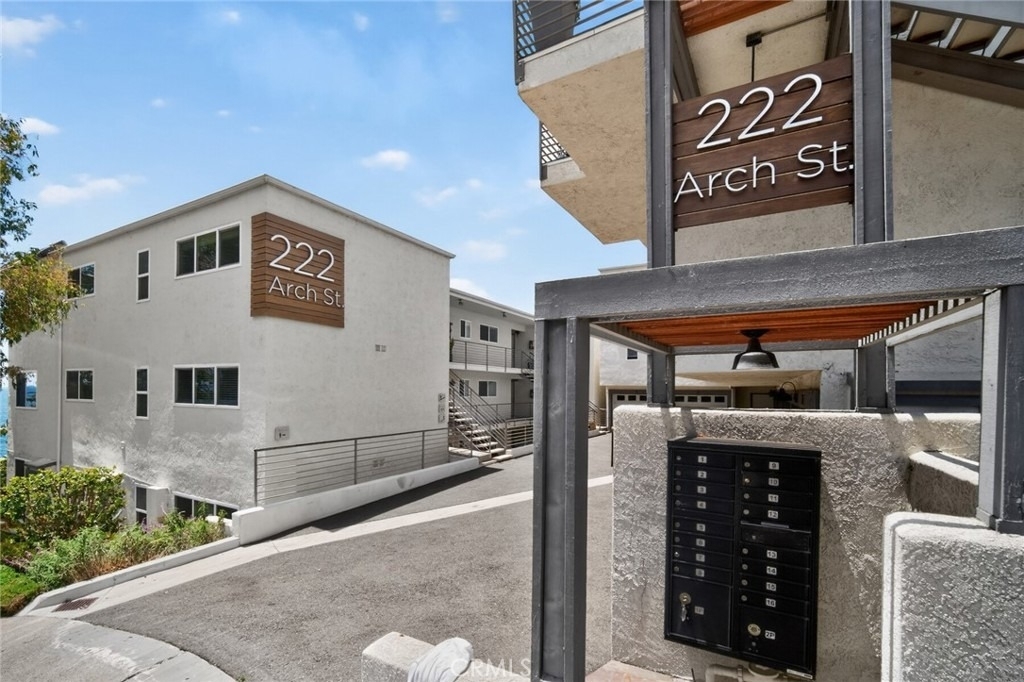 222 Arch - Photo 3