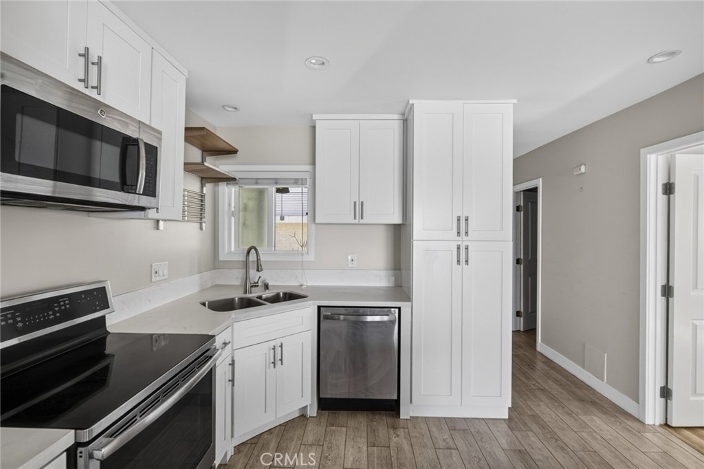 222 Arch - Photo 13