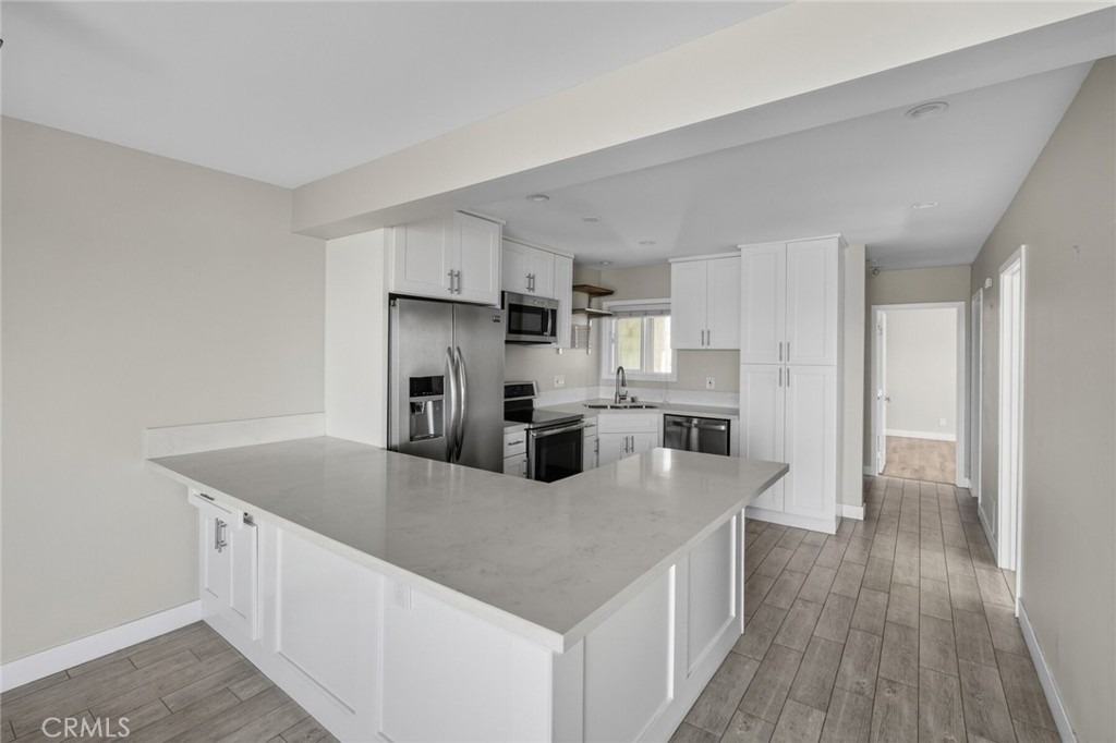 222 Arch - Photo 14
