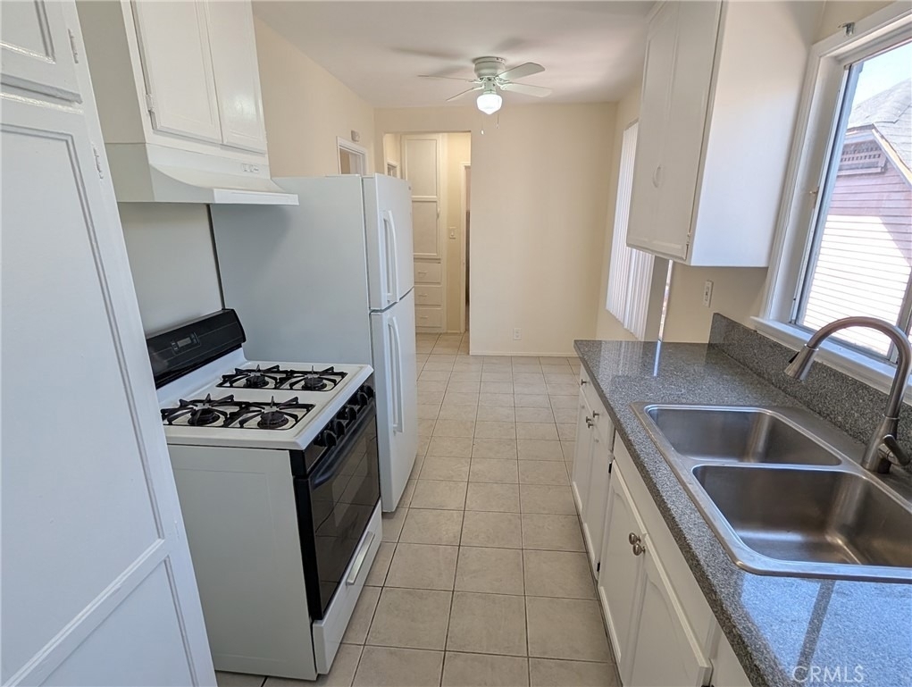 218 N Normandie - Photo 6