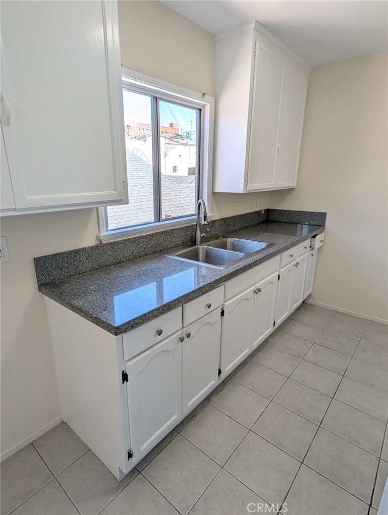 218 N Normandie - Photo 5