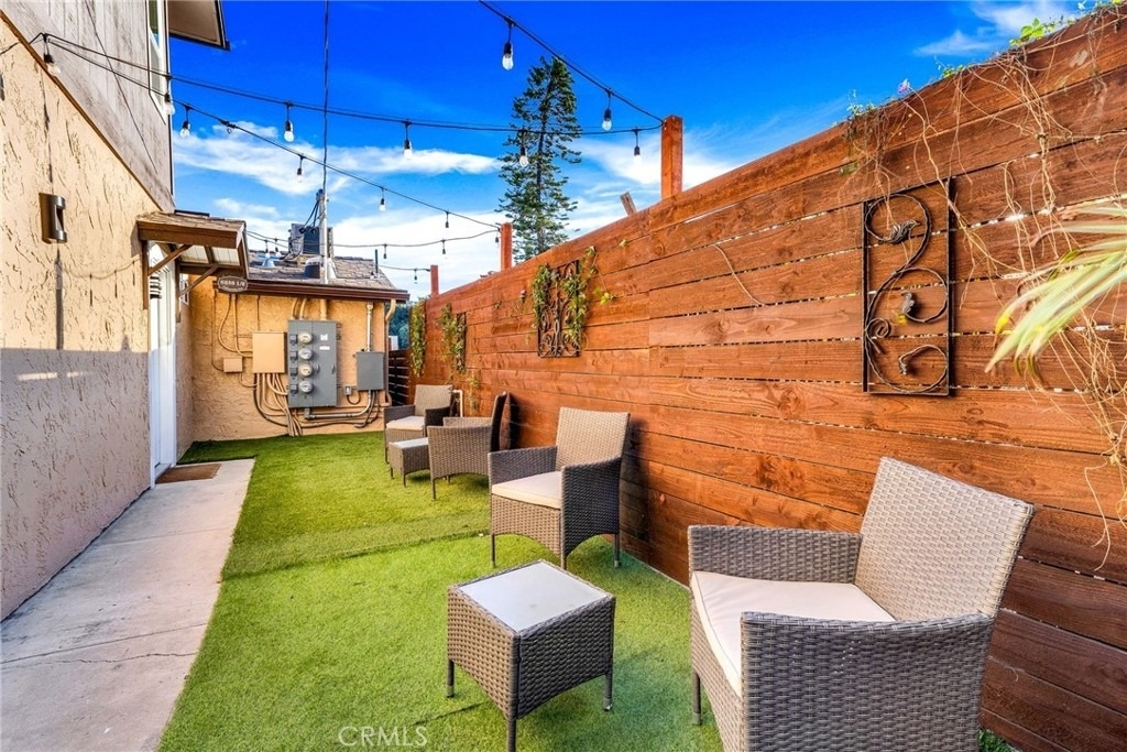 6238 University - Photo 1