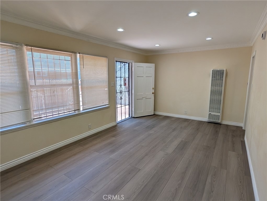 216 N Normandie - Photo 0