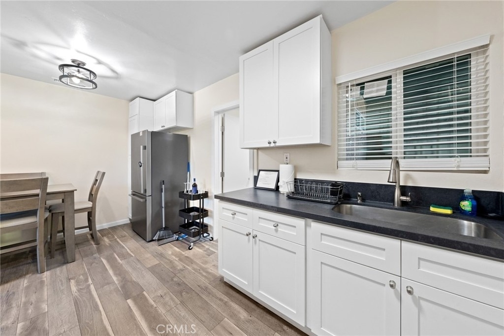 6240 University - Photo 10