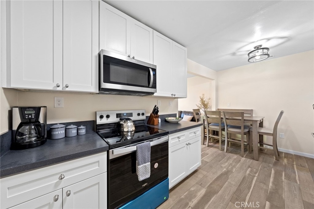 6240 University - Photo 11