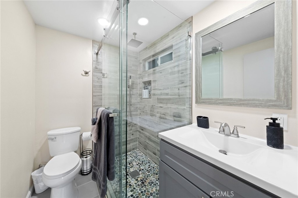 6240 University - Photo 14