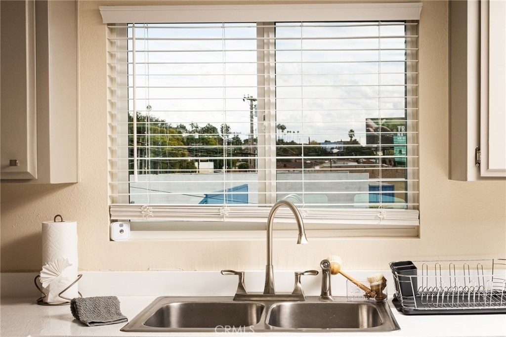 6238 University - Photo 10
