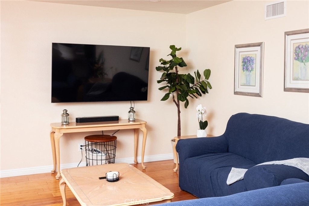6238 University - Photo 8