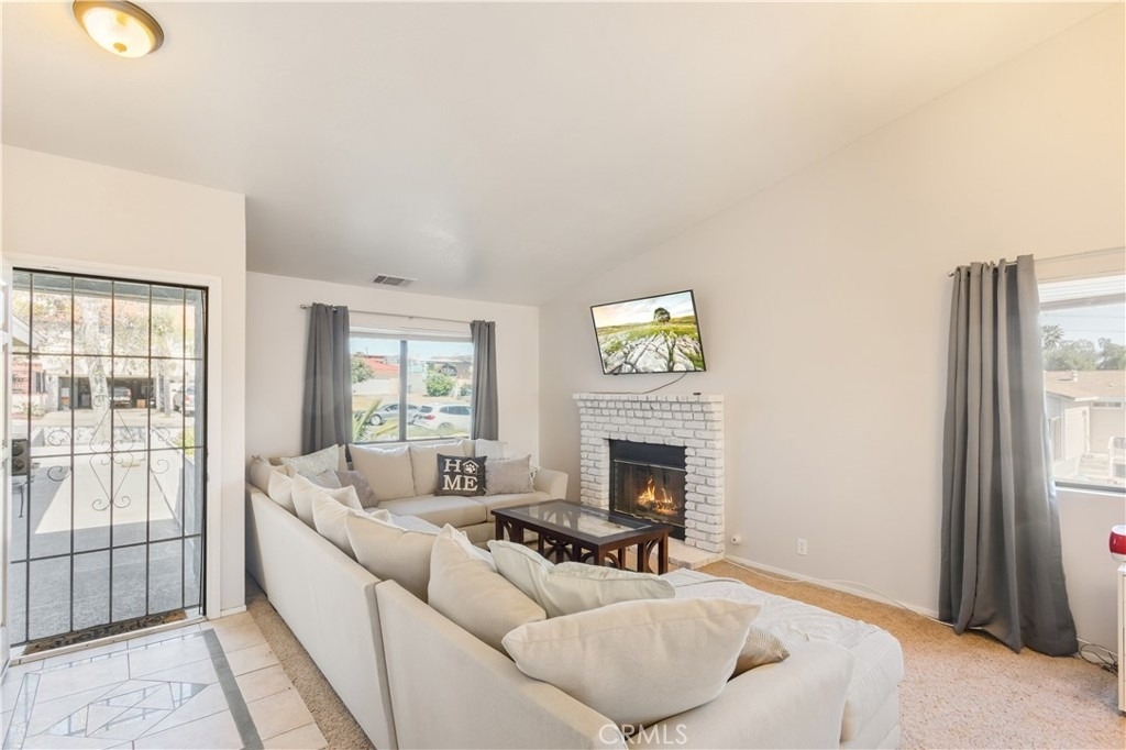 312 N Lewis - Photo 8