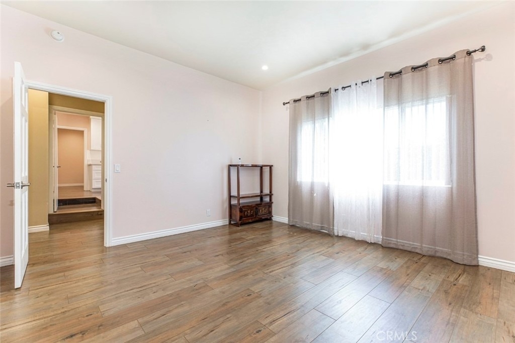 10455 Glory Avenue - Photo 6
