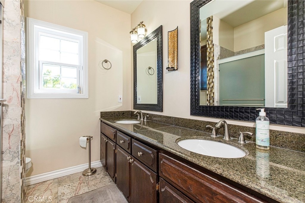 10455 Glory Avenue - Photo 7