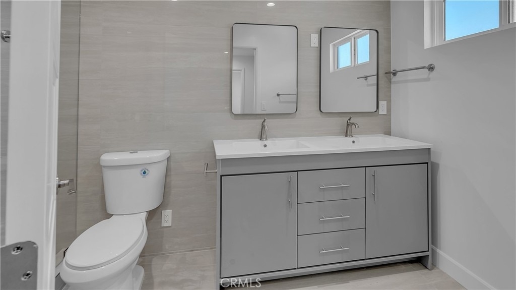 7731 Craner Ave - Photo 21