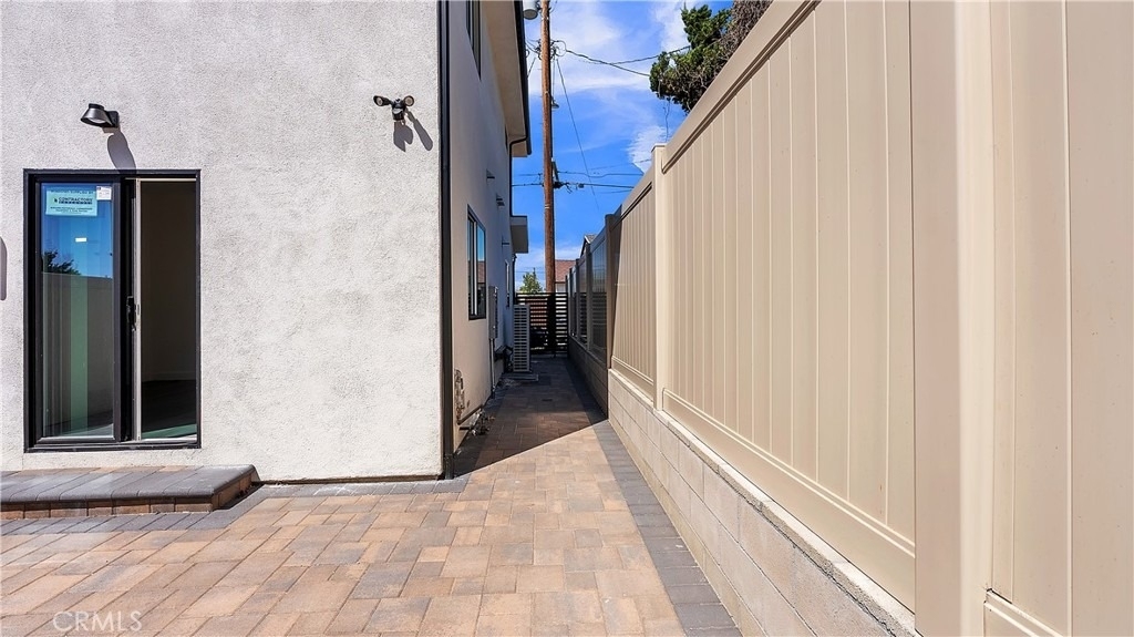 7731 Craner Ave - Photo 26