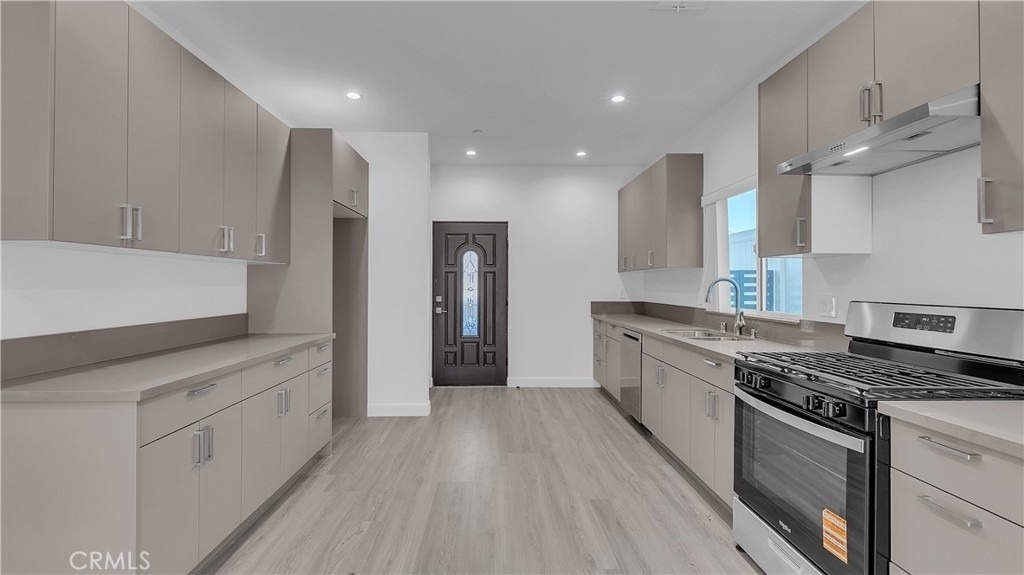 7731 Craner Ave - Photo 1