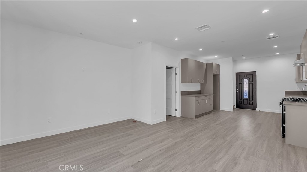 7731 Craner Ave - Photo 2