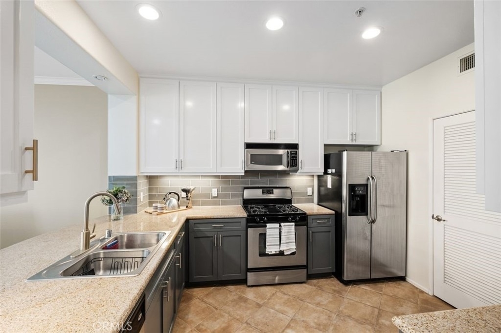 3372 Watermarke Place - Photo 11