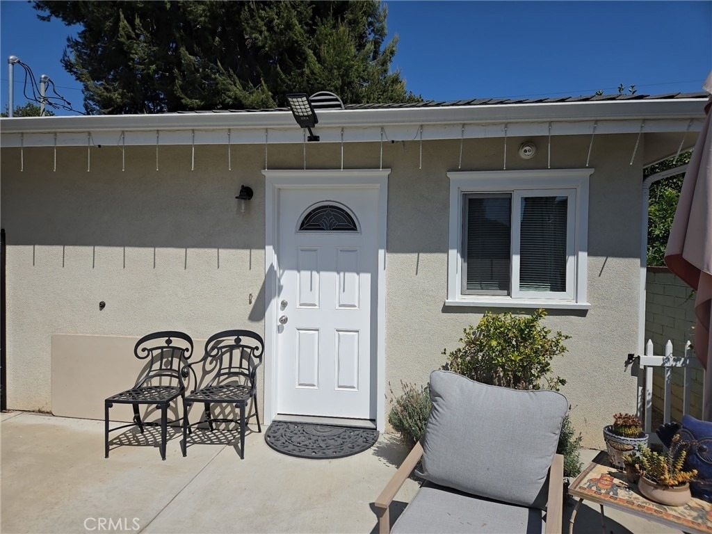 2828 1/2 S 10th Avenue - Photo 0