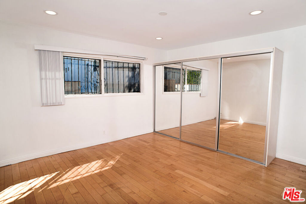 416 N Oakhurst Drive - Photo 9