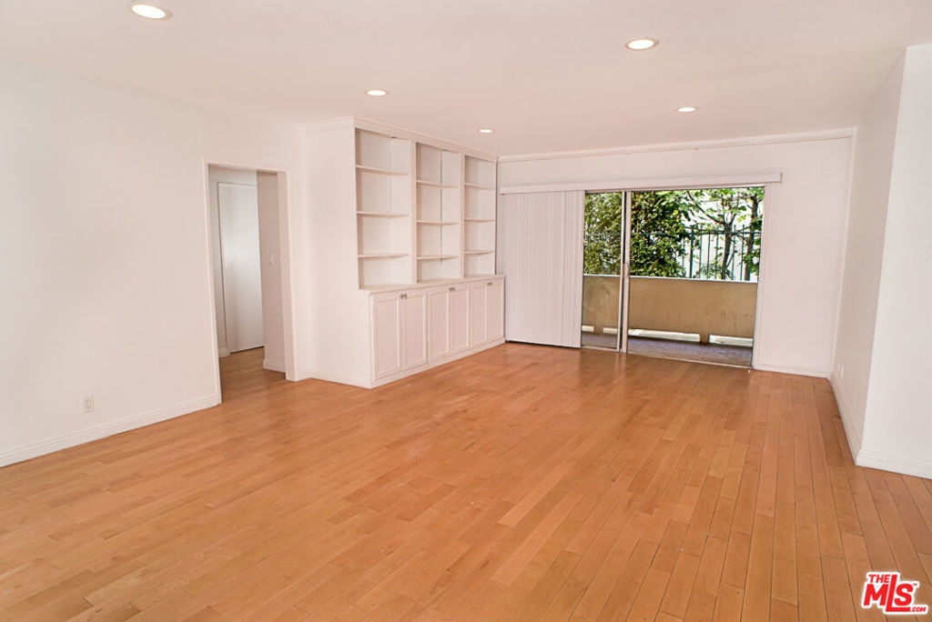 416 N Oakhurst Drive - Photo 2