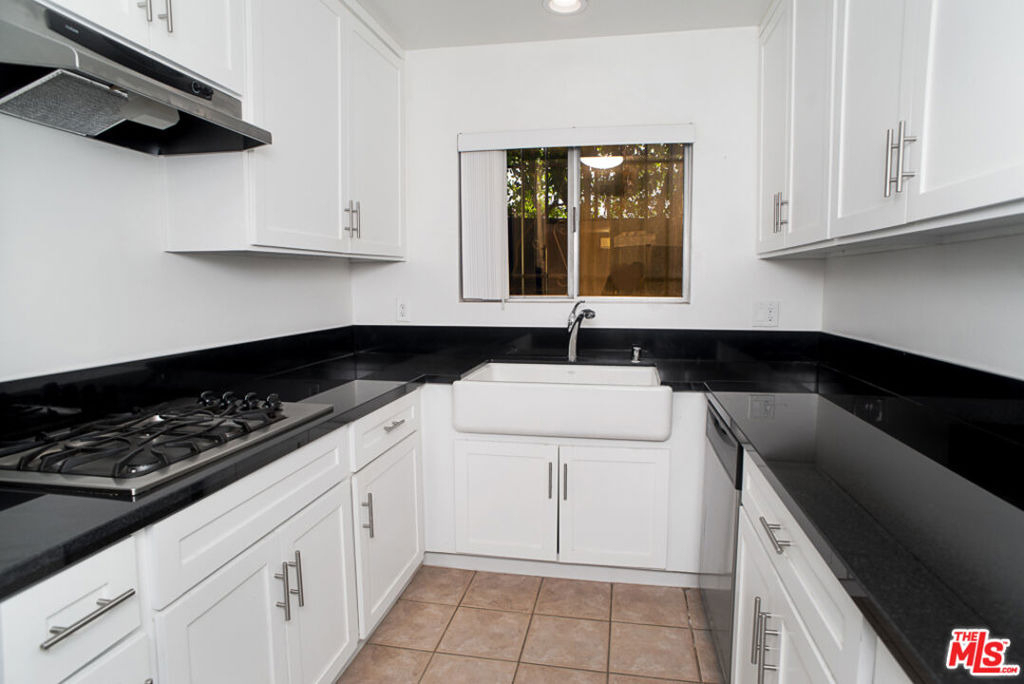 416 N Oakhurst Drive - Photo 6