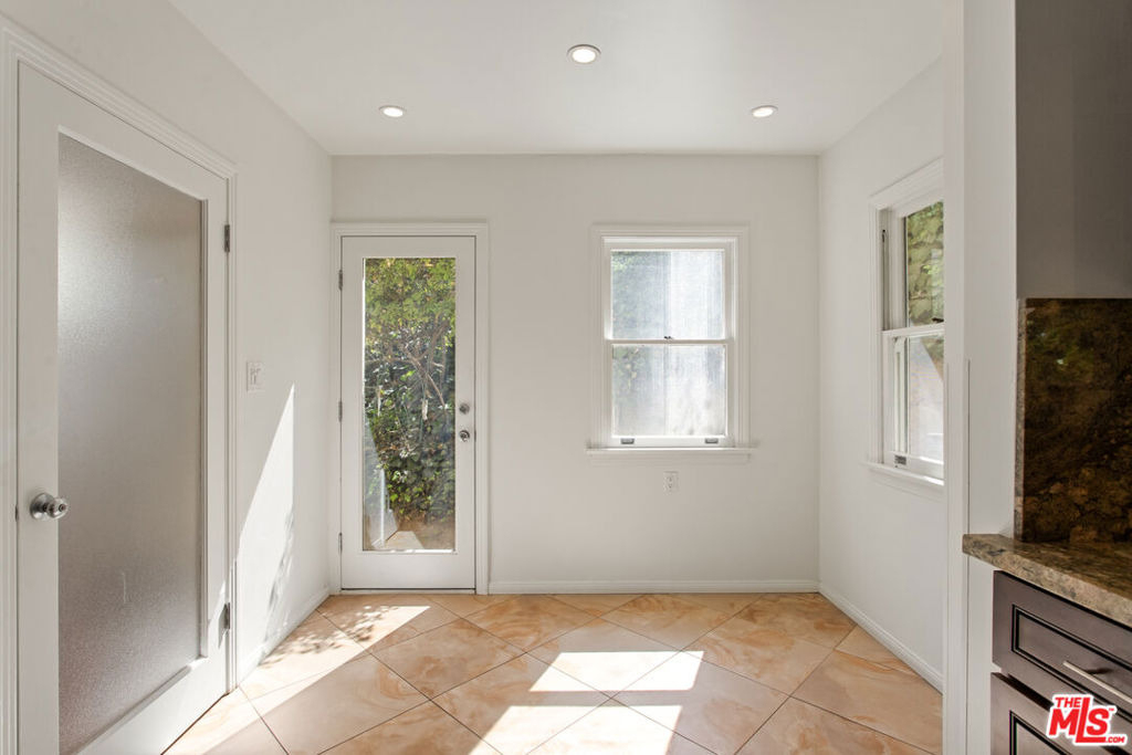 3528 Fernwood Avenue - Photo 11